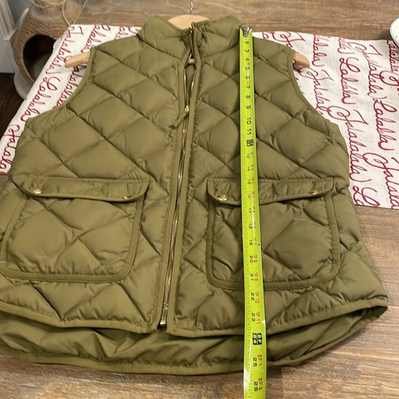 J. Crew Olive Green Irish Moss Excursion Quilted Down Vest. - Picture 8 of 8